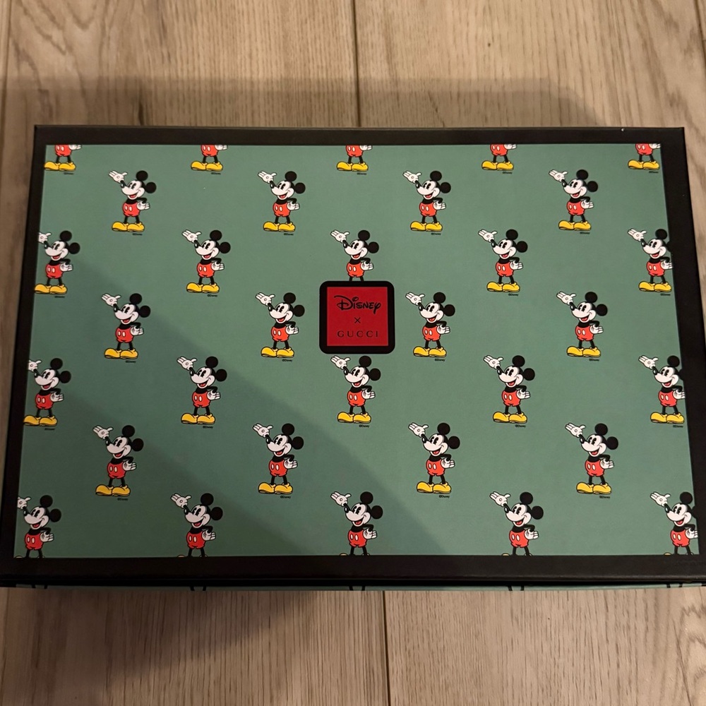 Gucci, new with tags in‎ original box, GG canvas, Mickey Mouse pouch clutch bag - Picture 10 of 12